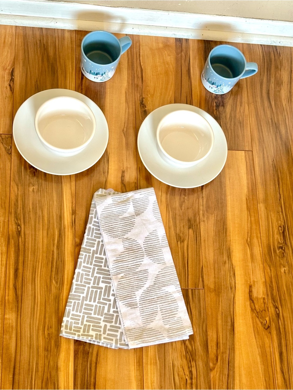 Threshold Porcelain Salad Plate bowls stoneware mugs kitchen towel